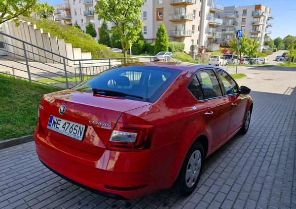 Skoda Octavia cena 36900 przebieg: 210000, rok produkcji 2018 z Barwice małe 37